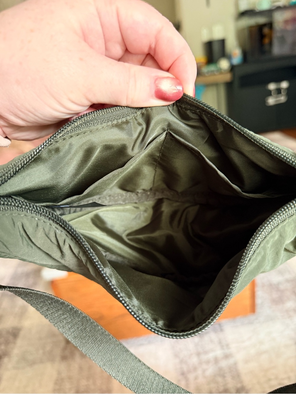 Olive Green Uniqlo Crossbody Sling Bag - Picture 5 of 6